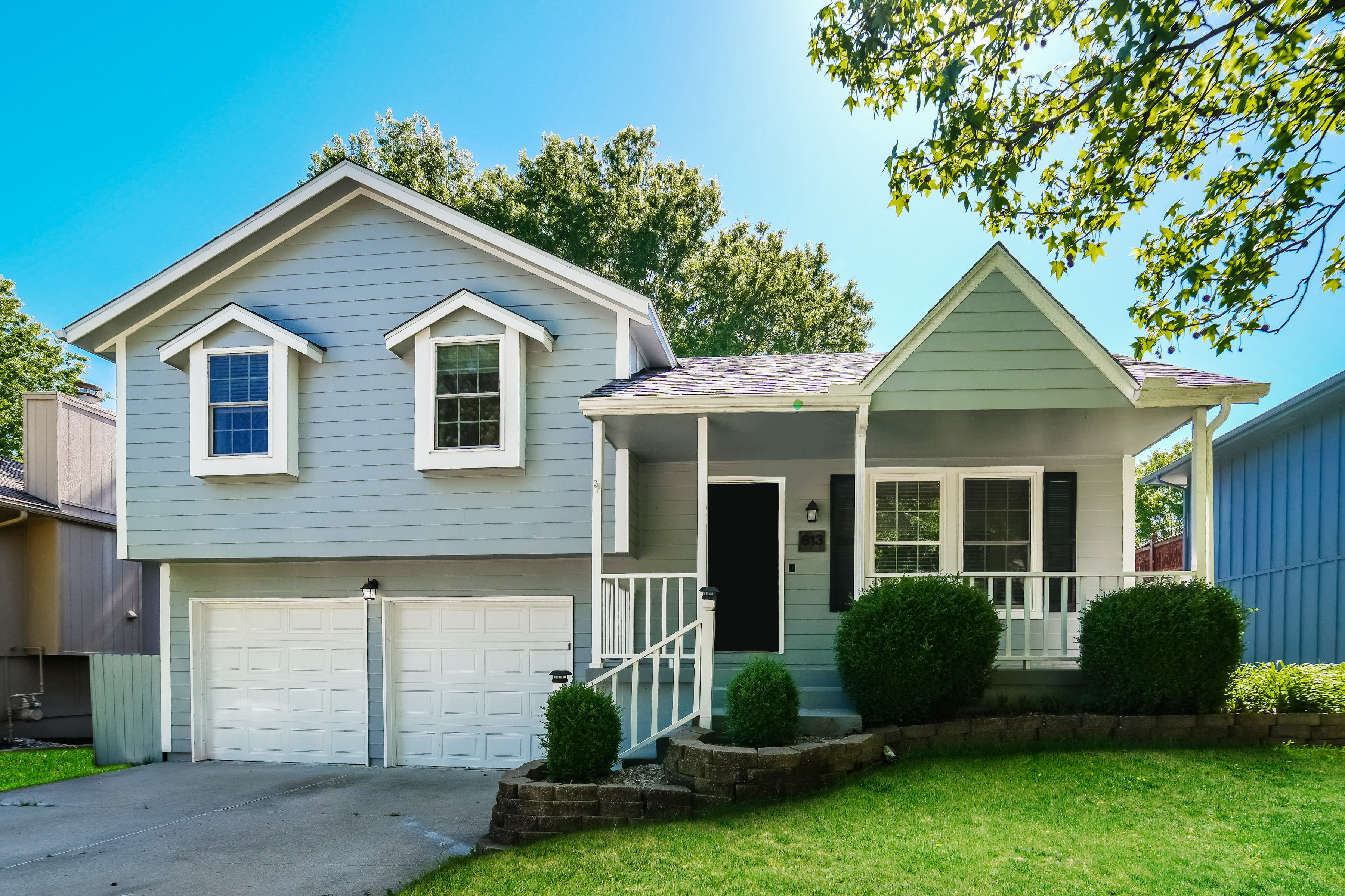 613 NE MIMOSA DR LEES SUMMIT, MO 64086